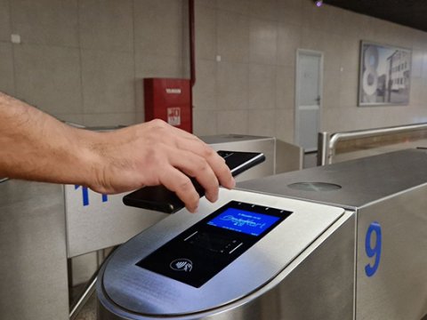 Metro və avtobuslarda əlavə gedişhaqqı çıxılması ilə bağlı rəsmi AÇIQLAMA