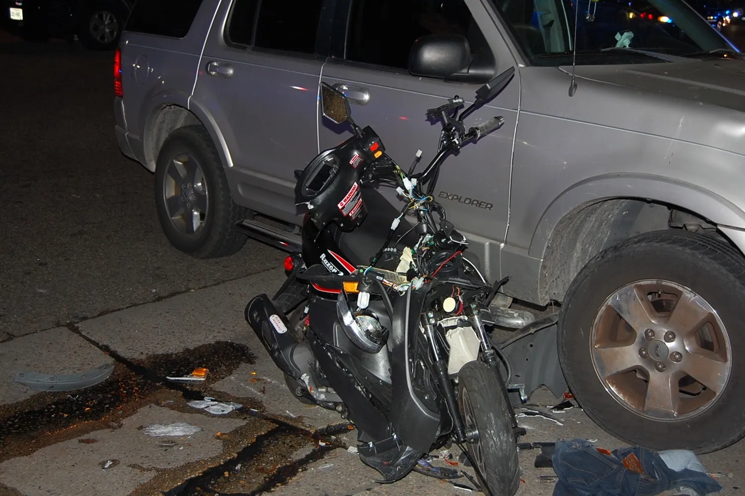 Moped avtomobillə toqquşdu, ölən var