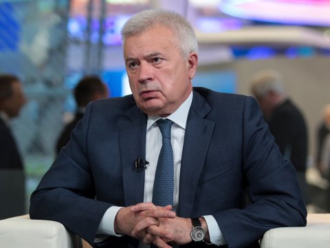 Azerbaijani billionaire lost $51 million in 1 day
