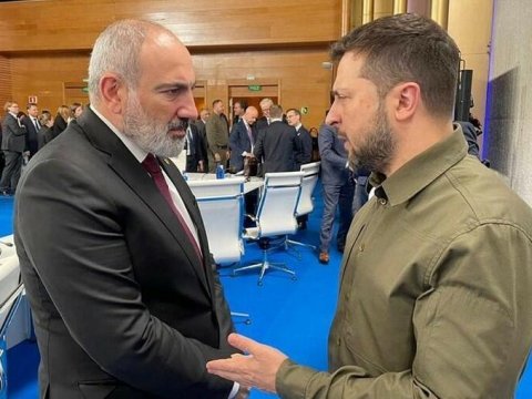 Zelenski İrəvana GETDİ