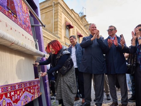 Azercell Beynəlxalq Xalça Festivalında xalçasını təqdim edib