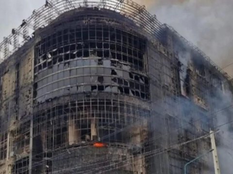 Сильный пожар в Тегеране, 11 человек погибли