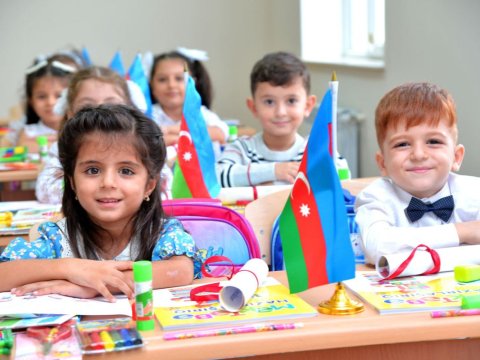 Bir gündə 100 minə yaxın uşaq birinci sinfə qəbul olunub - Eşqi Bağırov