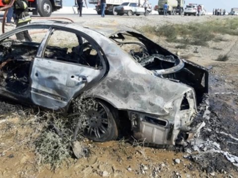 Sarayda maşın partladı, xəsarət alan var