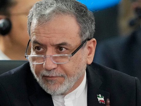 &ldquo;İranlılar heç vaxt baş əymirlər&rdquo; -&nbsp;Araqçı ABŞ-a meydan oxudu