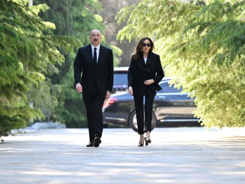 Prezident və birinci xanım&nbsp;Fəxri xiyabanda - FOTOLAR