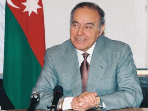 Ulu Öndər Heydər Əliyev: Müasir Azərbaycan dövlətçiliyinin memarı