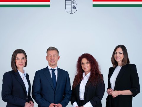 Üç teleaparıcını hökumət sözçüsü təyin etdi