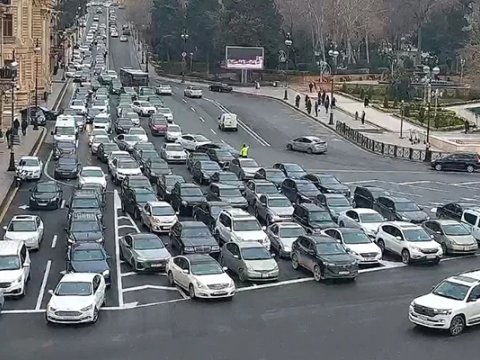 Hazırda harada tıxac var? - SİYAHI