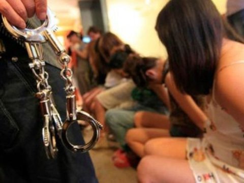 Onların hər birinə 700 manat verildi