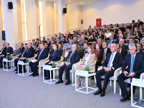 Həmkarlar ittifaqları iqlim dəyişikliyi ilə mübarizədə birləşdi - FOTO