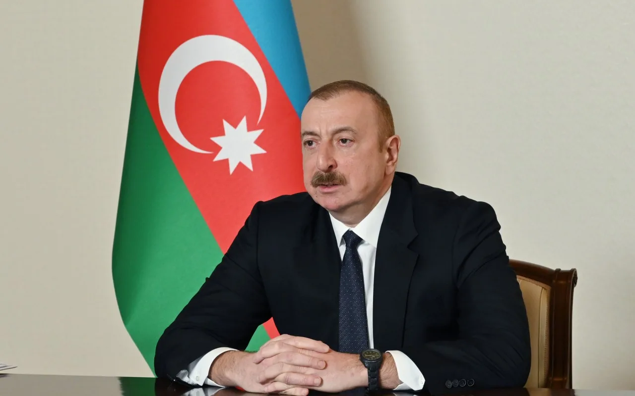 Prezident vəzifəli şəxslərlə bağlı fərman imzaladı - Hesabat verəcəklər