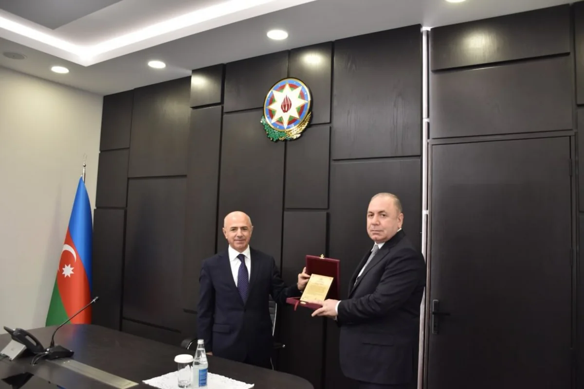 Tanınmış hakim təqaüdə göndərildi