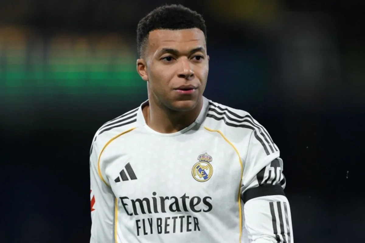 Mbappe "Çelsi"yə keçir? - anası ilə danışıq aparılır