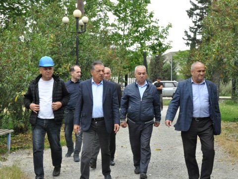 Millət vəkili Şəkidə seçicilərlə görüşdü