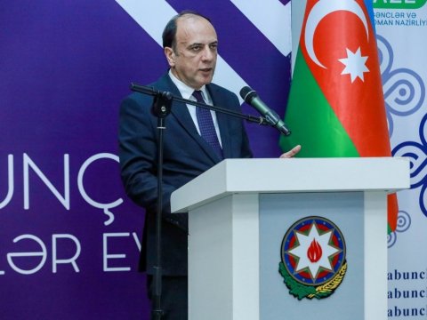 Qloballaşma fonunda gənclərin dəyərləri müzakirə olundu - FOTOLAR