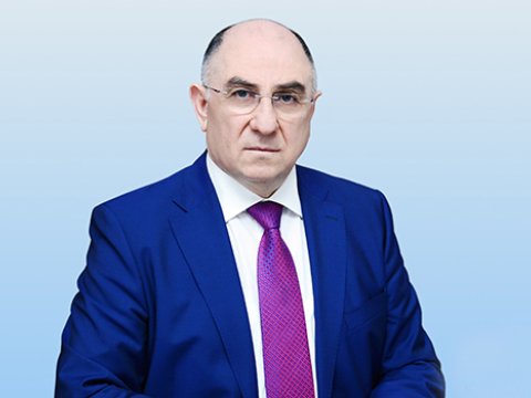 İnsan &ldquo;cini şüşədən buraxıb&rdquo;, deyəsən!