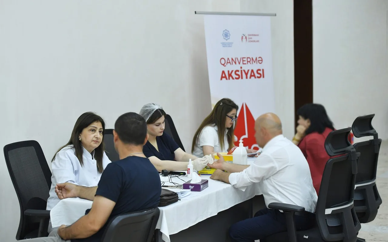 RİNN-də könüllü qanvermə aksiyası keçirilib - FOTOLAR