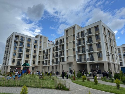 Ağdama köçən 110 ailəyə mənzillərin açarları təqdim edildi