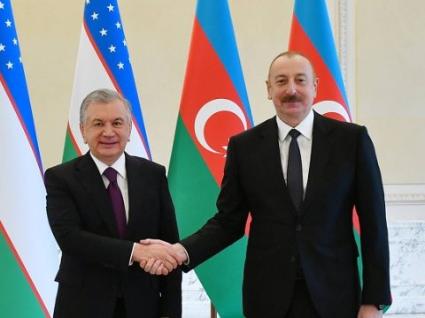 Mirziyoyevdən İlham Əliyevə TƏBRİK