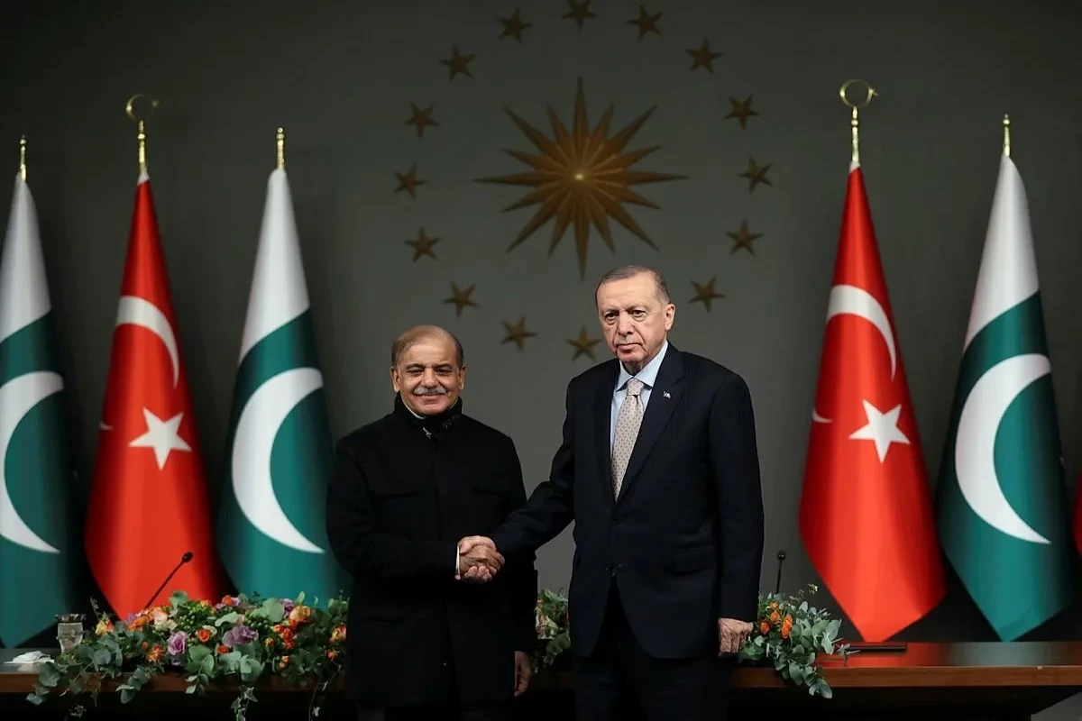 Şərif Ərdoğanla regional məsələləri müzakirə edib
