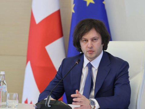Baş nazir onu "xəyanətkar" adlandırdı