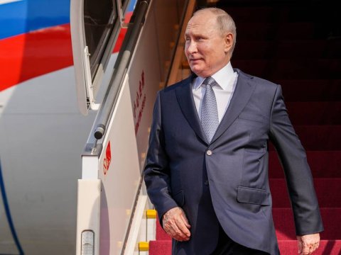 Putin Qazaxıstana getdi