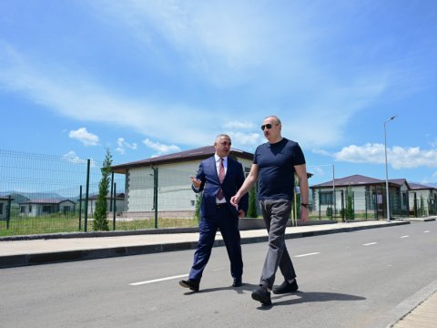Prezident Xocalıda hərbçilər üçün evlərə baxdı