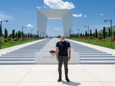 İlham Əliyev Xankəndidəki Zəfər tağını ziyarət edib - FOTOLAR