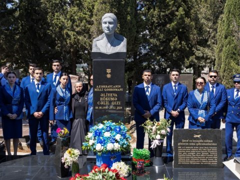 AZAL heyəti Milli Qəhrəman Hökumə Əliyevanın məzarında&nbsp;- FOTOLAR