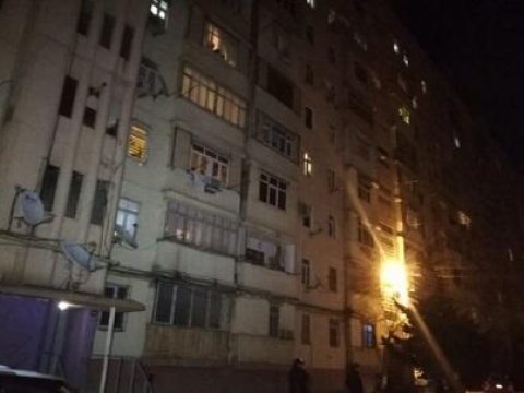 Sumqayıtda yaşayış binasında yanğın oldu