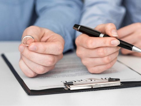 Azərbaycanda&nbsp;20 ildən çox evli olan 2 700 nəfər&nbsp;boşanıb