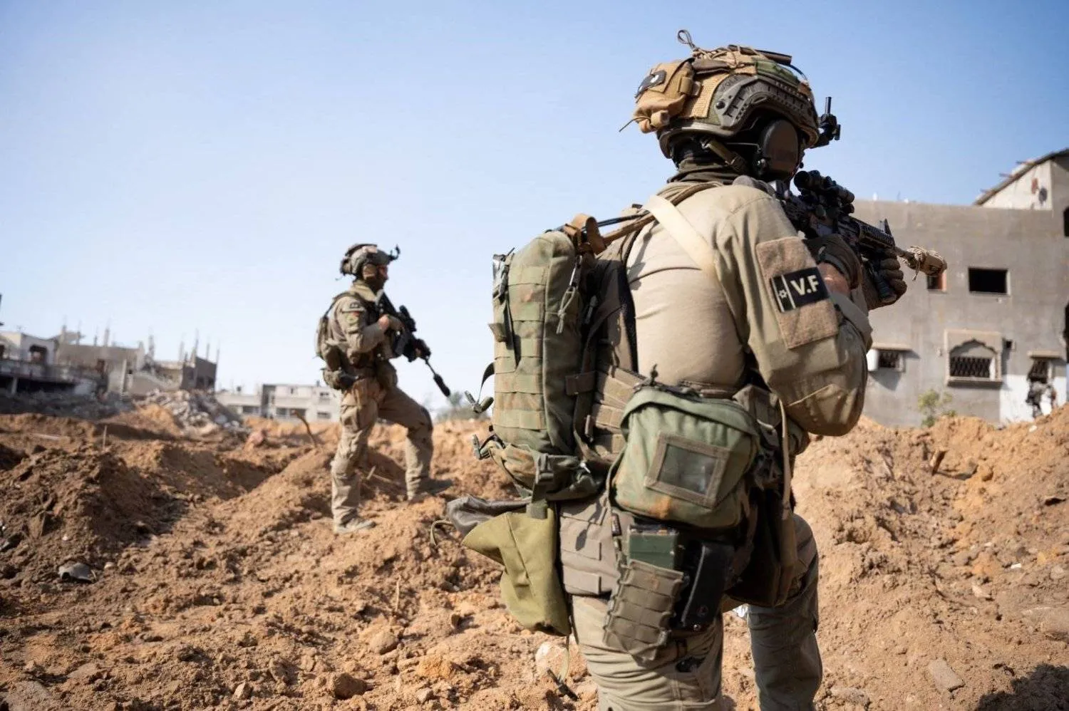 High-ranking Israeli commander and officers wounded