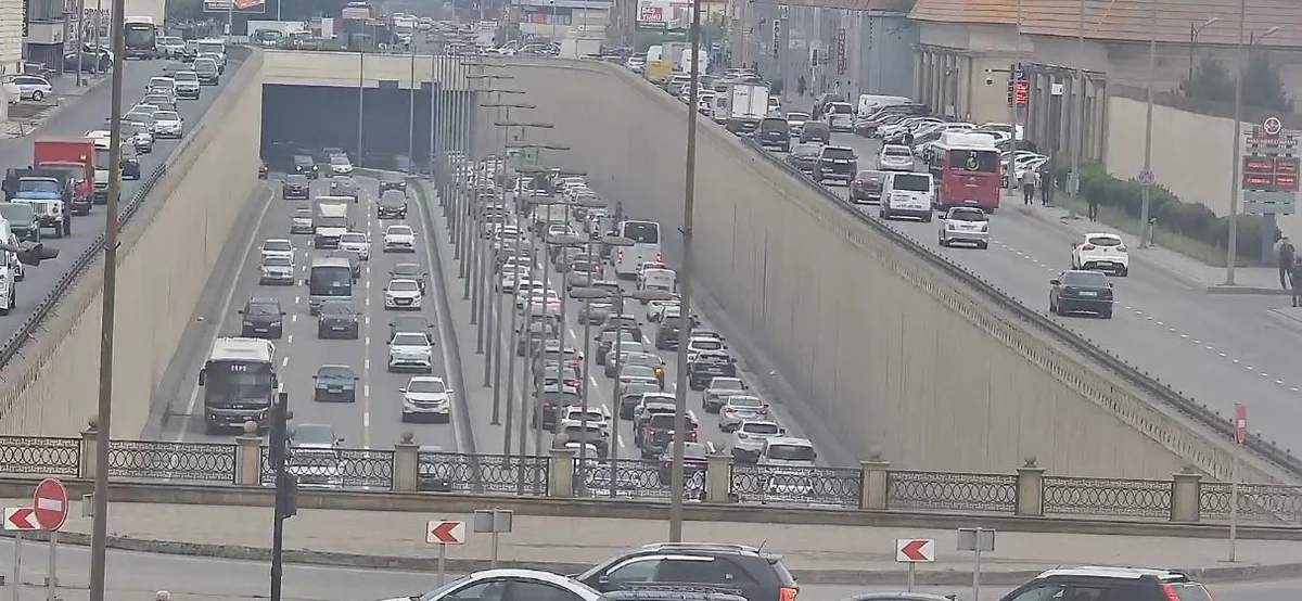 Bakının 12 əsas yolunda tıxac var