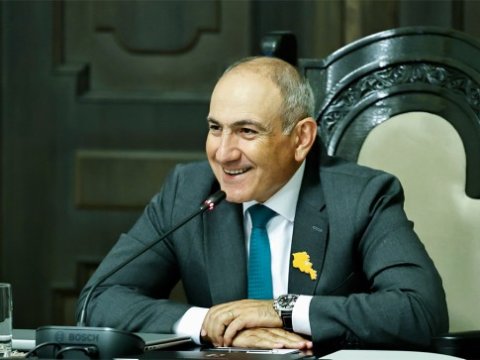 Paşinyan yeni hökumətlə bağlı müzakirələrə başladı