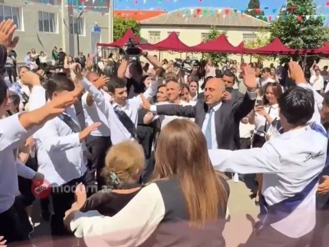 Nazirin məzunlarla &ldquo;Son zəng&rdquo; rəqsi - VİDEO