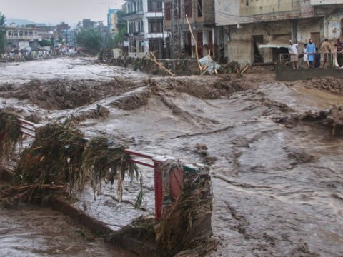 Qardaş ölkədə leysan: ölənlər var