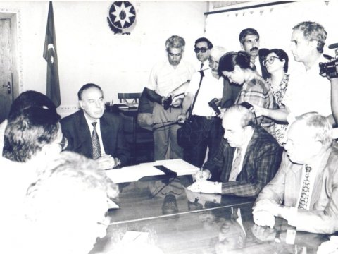 Heydər Əliyev&nbsp;3 strateji qərarla&nbsp;Azərbaycanı xilas etdi - Xarici politoloqlar