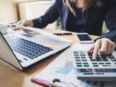 Azərbaycanda qadınlar üçün xüsusi istiqrazlar dövriyyəyə buraxılacaq