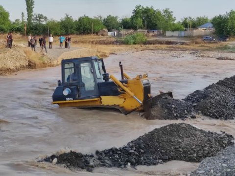 Xaçınçayda sel: yaşayış məntəqəsi təhlükədədir