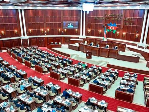 Sahibə Qafarova jurnalistika&nbsp;tələbələrini Milli Məclisə dəvət etdi