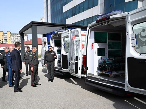 Hərbi hospital üçün yeni təcili tibbi yardım maşınları alındı - FOTO