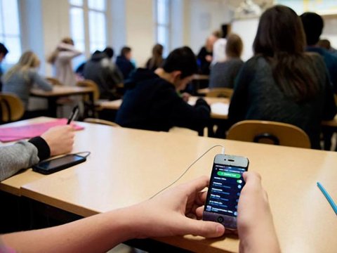Şagirdlərin dərsdə mobil telefondan istifadəsi qadağan edilir - RƏSMİ