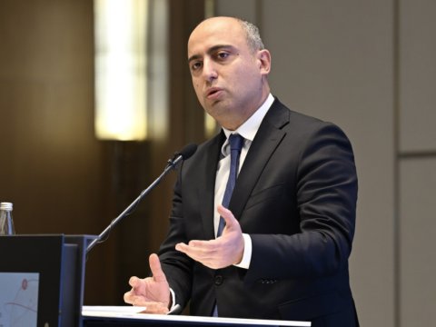 Əlaçıların müəllimlik etməsi məktəbdə yeni mühit formalaşdırır