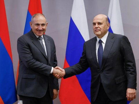 Paşinyan Moskvaya zəng etdi