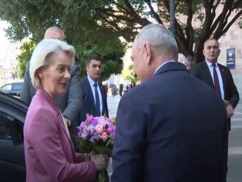 Paşinyan Leyenlə görüşdü