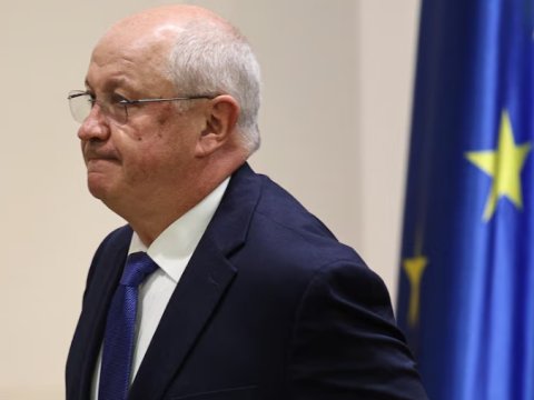 Bu ölkənin Baş naziri istefa verdi