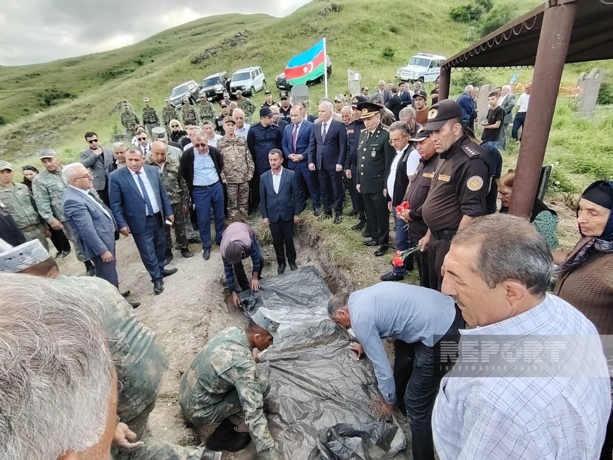 33 il sonra nəşinin qalıqları tapılan Kəlbəcər sakini dəfn olundu