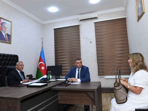 Komitə sədri keçmiş məcburi köçkünlərin müraciətlərini dinləyib