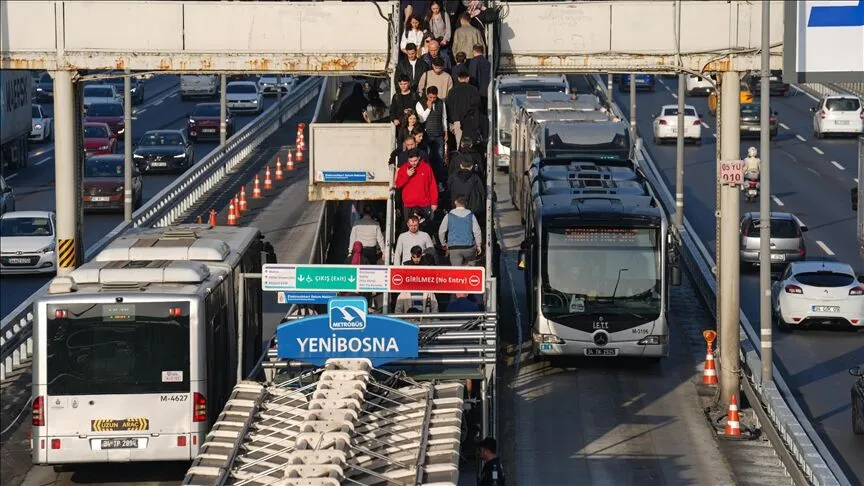 İstanbulda ictimai nəqliyyat bahalaşdı - YENİ QİYMƏTLƏR